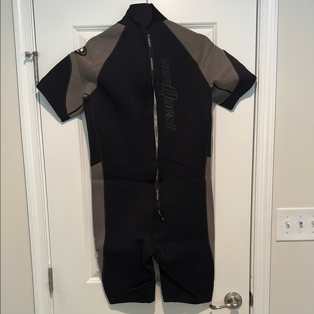 Men’s SeaQuest Swim Wetsuit - Black and Gray